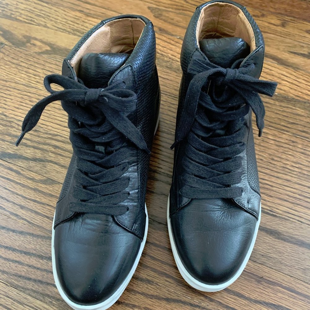 Gentle Souls High top Sneakers size 8M